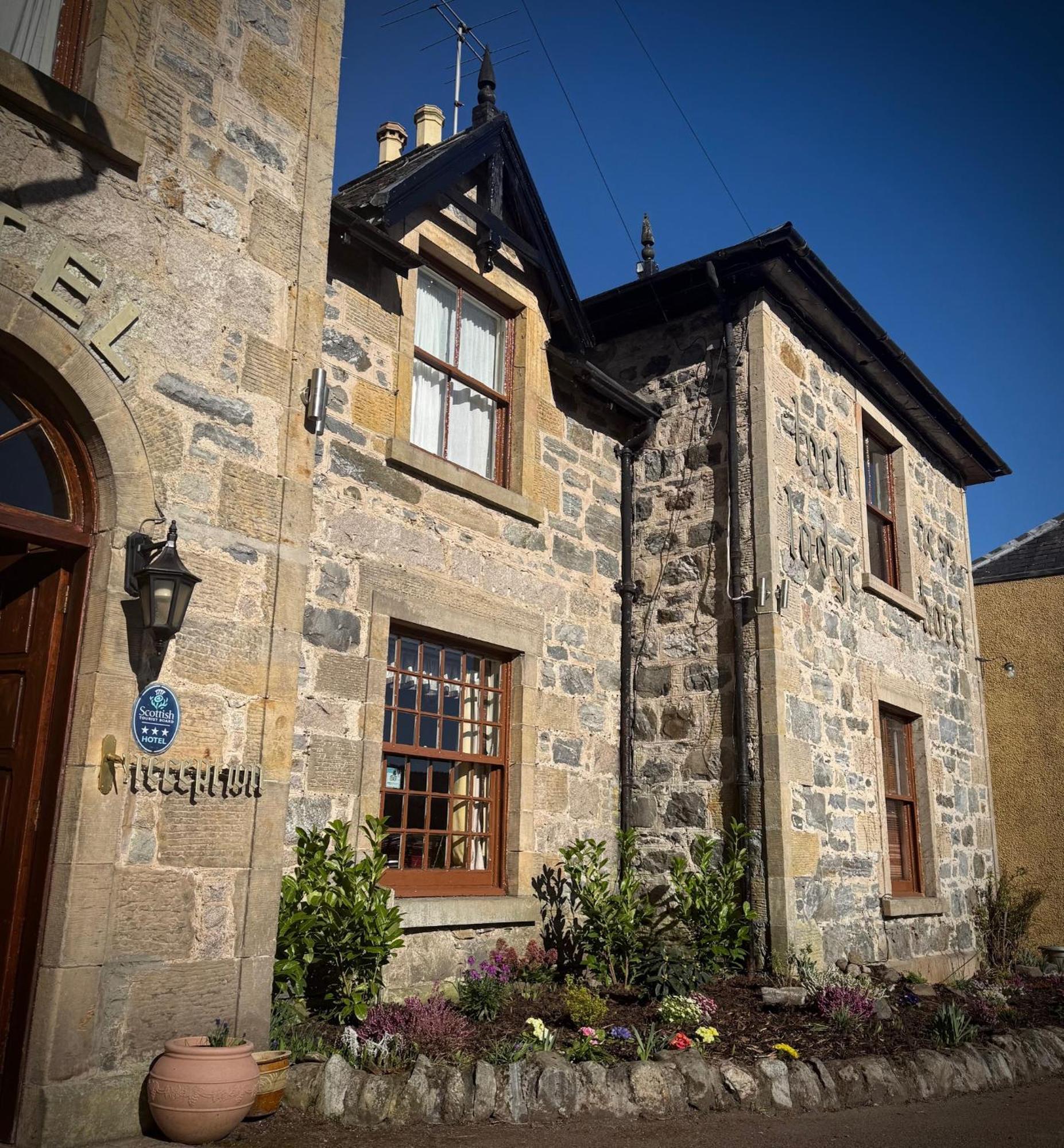Loch Ness Hotel 3*